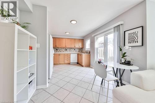 2185 Sutton Drive, Burlington, ON - Indoor