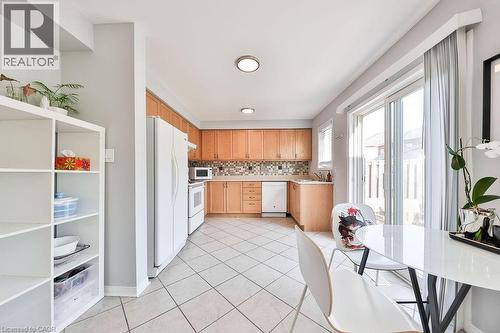 2185 Sutton Drive, Burlington, ON - Indoor Photo Showing Kitchen