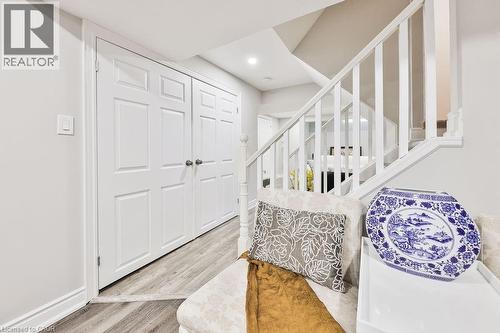 2185 Sutton Drive, Burlington, ON - Indoor Photo Showing Other Room