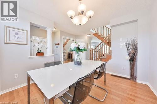 2185 Sutton Drive, Burlington, ON - Indoor Photo Showing Dining Room