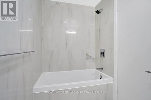 607 - 195 Mccaul Street, Toronto, ON -  Photo Showing Bathroom