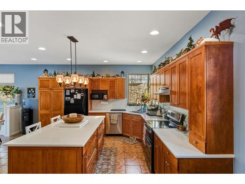 2129 South Lakeside Drive, Williams Lake, BC - Indoor Photo Showing Kitchen