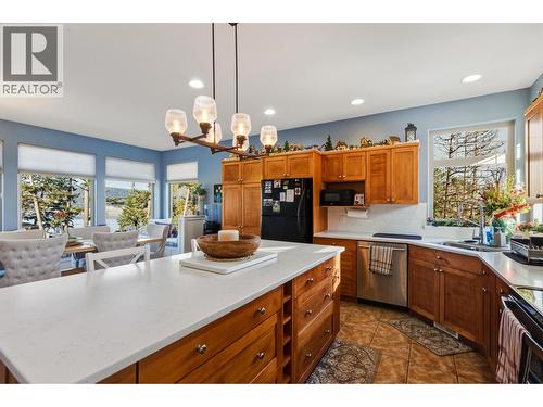 2129 South Lakeside Drive, Williams Lake, BC - Indoor Photo Showing Kitchen