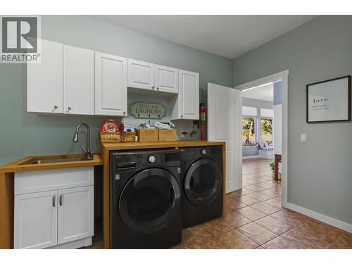 2129 South Lakeside Drive, Williams Lake, BC - Indoor Photo Showing Laundry Room