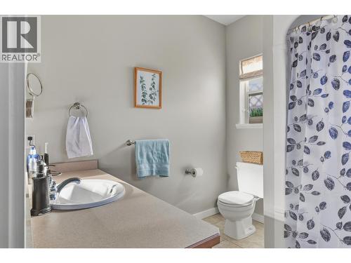 2129 South Lakeside Drive, Williams Lake, BC - Indoor Photo Showing Bathroom