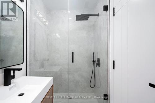 15 Cruikshank Avenue, Toronto, ON - Indoor Photo Showing Bathroom