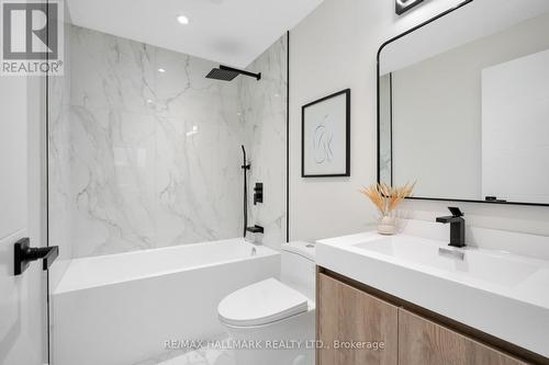 15 Cruikshank Avenue, Toronto, ON - Indoor Photo Showing Bathroom