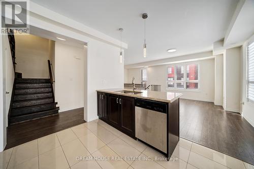 41 - 350 Arthur Bonner Avenue, Markham, ON - Indoor Photo Showing Kitchen With Double Sink