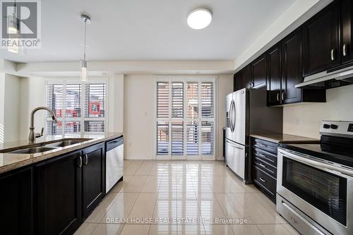 41 - 350 Arthur Bonner Avenue, Markham, ON - Indoor Photo Showing Kitchen With Stainless Steel Kitchen With Double Sink