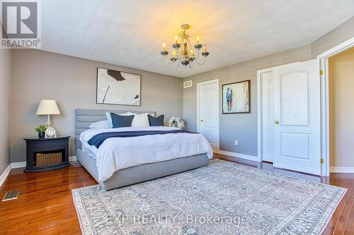52 Biggs Avenue, Hamilton, ON - Indoor Photo Showing Bedroom