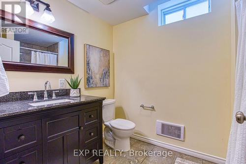 52 Biggs Avenue, Hamilton, ON - Indoor Photo Showing Bathroom