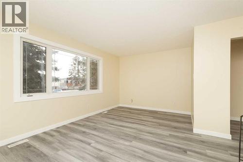 3, 2402 23 Street N, Lethbridge, AB - Indoor Photo Showing Other Room