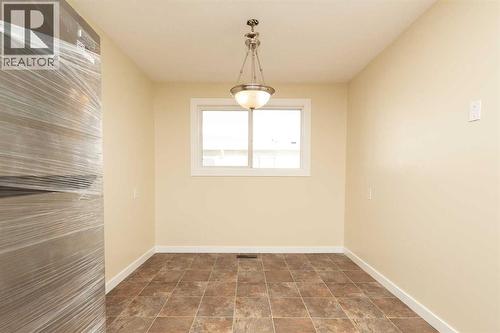 3, 2402 23 Street N, Lethbridge, AB - Indoor Photo Showing Other Room