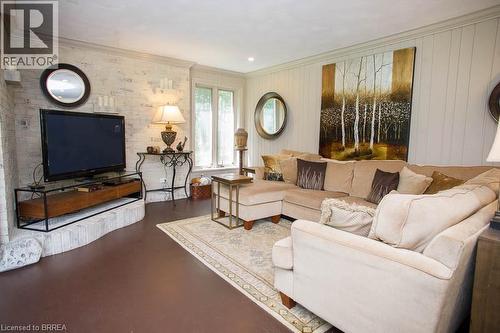 92 Highland Drive, Brantford, ON - Indoor Photo Showing Living Room