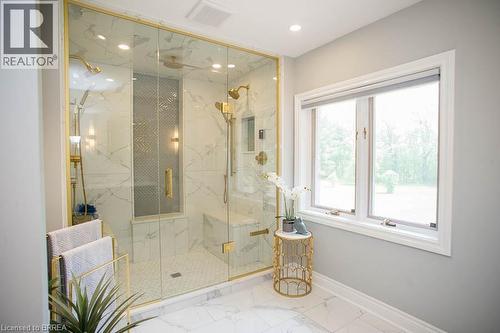 92 Highland Drive, Brantford, ON - Indoor Photo Showing Bathroom