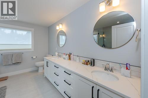 7204 Foxridge Drive, Prince George, BC - Indoor Photo Showing Bathroom