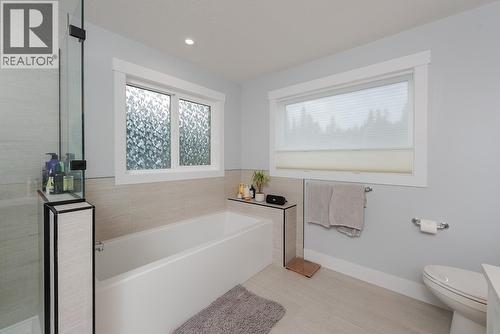 7204 Foxridge Drive, Prince George, BC - Indoor Photo Showing Bathroom