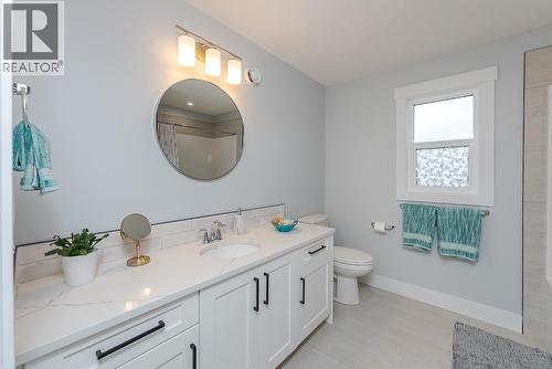 7204 Foxridge Drive, Prince George, BC - Indoor Photo Showing Bathroom