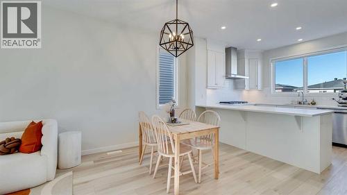 18 Amblehurst Path Nw, Calgary, AB - Indoor