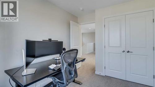 18 Amblehurst Path Nw, Calgary, AB - Indoor Photo Showing Office