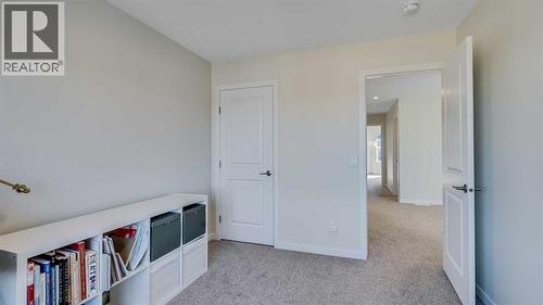 18 Amblehurst Path Nw, Calgary, AB - Indoor