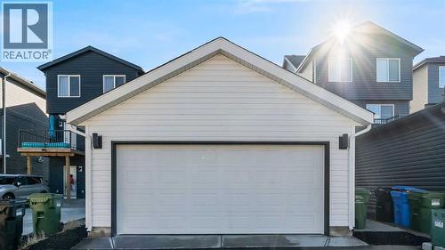 18 Amblehurst Path Nw, Calgary, AB - Outdoor