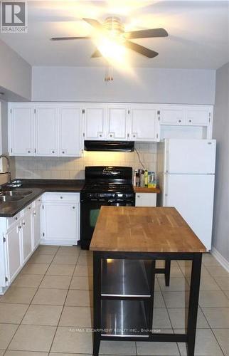 29 Oxford Street, Hamilton, ON - Indoor Photo Showing Kitchen
