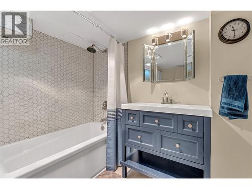 796 Chase Avenue, Penticton, BC - Indoor Photo Showing Bathroom