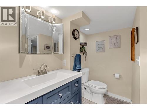 796 Chase Avenue, Penticton, BC - Indoor Photo Showing Bathroom