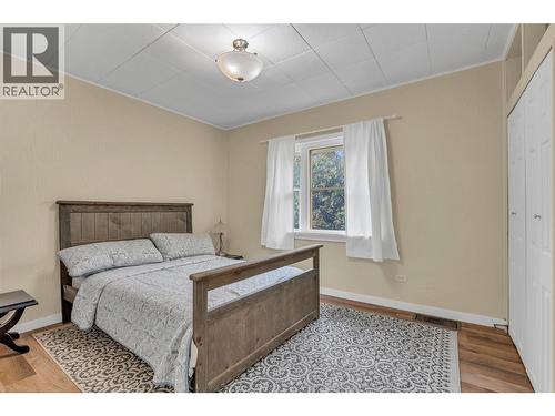 Primary Bedroom - 796 Chase Avenue, Penticton, BC - Indoor Photo Showing Bedroom