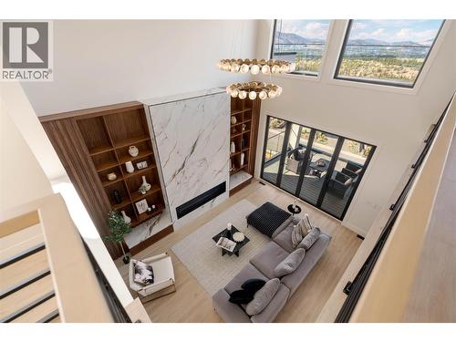 1016 Emslie Street, Kelowna, BC - Indoor Photo Showing Other Room