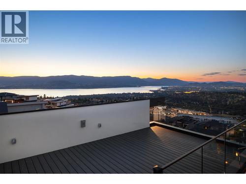 1016 Emslie Street, Kelowna, BC - Outdoor With Body Of Water With View