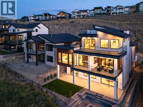 1016 Emslie Street, Kelowna, BC - Outdoor