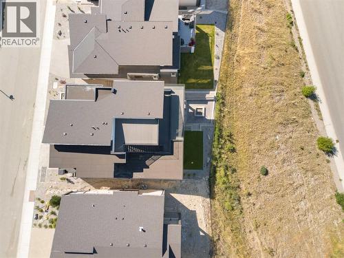 1016 Emslie Street, Kelowna, BC - 