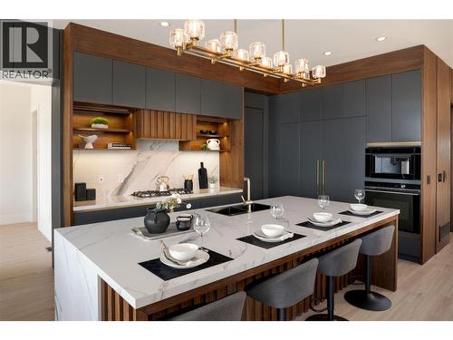 1016 Emslie Street, Kelowna, BC - Indoor