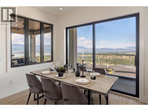1016 Emslie Street, Kelowna, BC - Indoor Photo Showing Dining Room