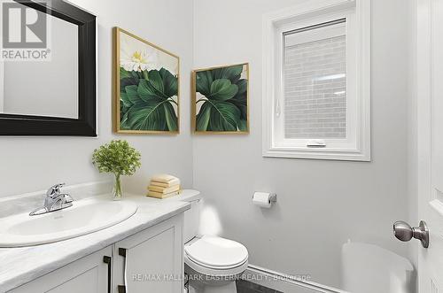 2 piece powder room main floor - 34 Coldbrook Drive, Cavan Monaghan (Millbrook Village), ON - Indoor Photo Showing Bathroom