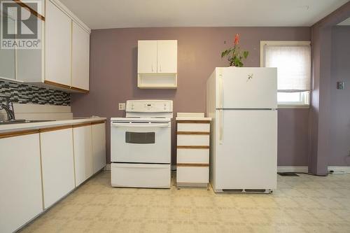 371 Elizabeth St, Sault Ste. Marie, ON - Indoor Photo Showing Kitchen With Double Sink