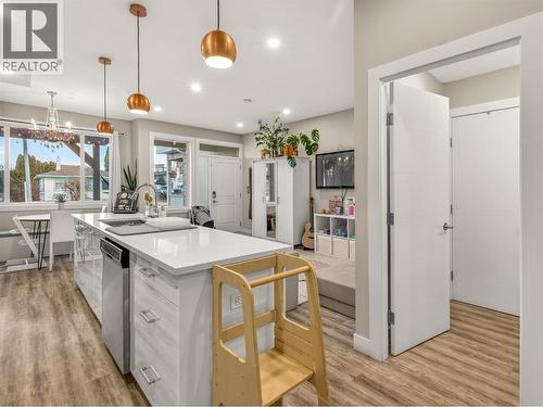 102 Cossar Avenue Unit# 103, Penticton, BC - Indoor Photo Showing Kitchen