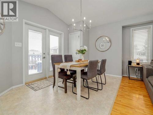 109 Peigan Court W, Lethbridge, AB - Indoor Photo Showing Dining Room