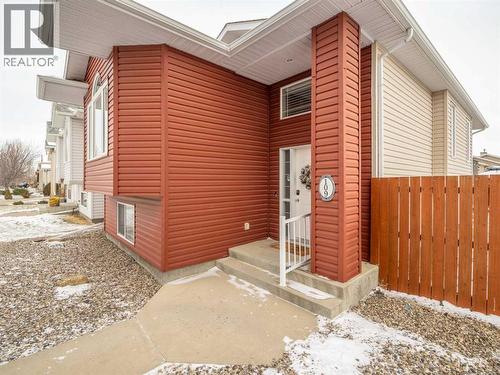 109 Peigan Court W, Lethbridge, AB - Outdoor With Exterior