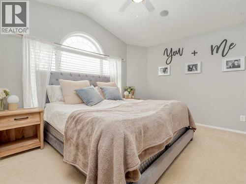 109 Peigan Court W, Lethbridge, AB - Indoor Photo Showing Bedroom