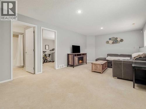 109 Peigan Court W, Lethbridge, AB - Indoor