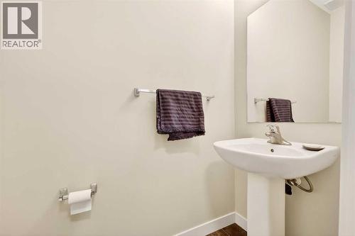 403 Sage Hill Grove Nw, Calgary, AB - Indoor Photo Showing Bathroom