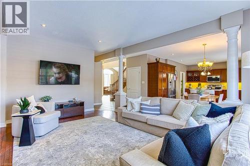 52 Biggs Avenue, Ancaster, ON - Indoor Photo Showing Living Room