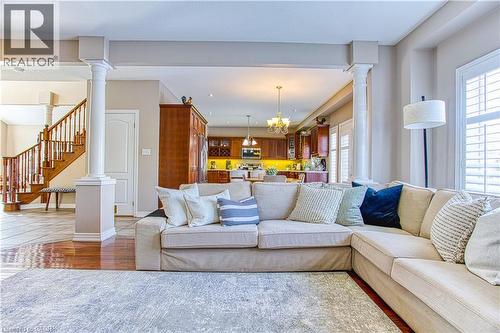 52 Biggs Avenue, Ancaster, ON - Indoor Photo Showing Living Room