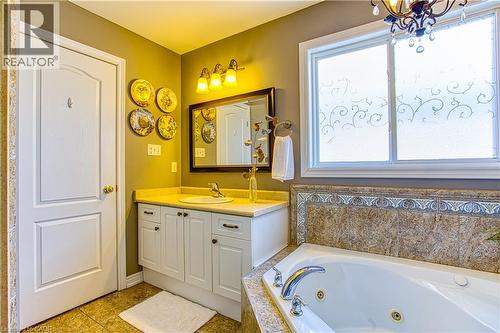 Ensuite - 52 Biggs Avenue, Ancaster, ON - Indoor Photo Showing Bathroom