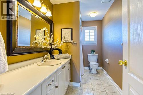 52 Biggs Avenue, Ancaster, ON - Indoor Photo Showing Bathroom