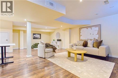 52 Biggs Avenue, Ancaster, ON - Indoor Photo Showing Living Room
