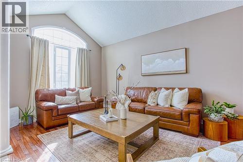 52 Biggs Avenue, Ancaster, ON - Indoor Photo Showing Living Room